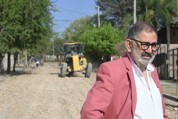 Contin&uacute;an las Obras Mixtas de pavimento en el barrio Gral. Arias