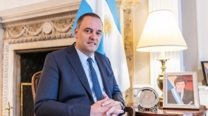 Adorni: &ldquo;Si pudiera volver atr&aacute;s, evidentemente mi mujer no se hubiera subido al avi&oacute;n&rdquo;