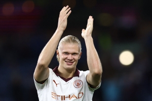 Premier League: gan&oacute; el City con doblete de Haaland y Juli&aacute;n titular