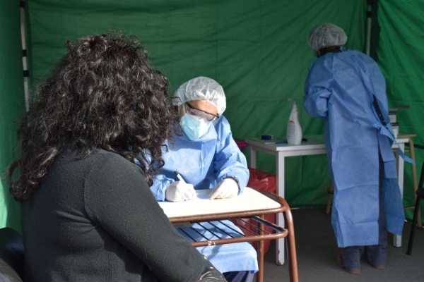 Centros de Testeo de toda la provincia asisten a personas sintom&aacute;ticas