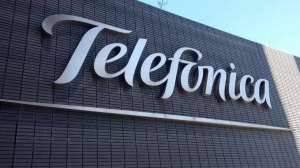 El Gobierno pone en jaque la millonaria compra de Telefónica: exige a Telecom ceder 6 millones de clientes