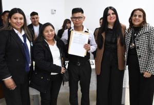 Educación avanza en la entrega de títulos con validez nacional