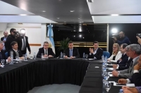 Suma fija: el Gobierno confirm&oacute; que las provincias y municipios tendr&aacute;n que pagarla con fondos propios