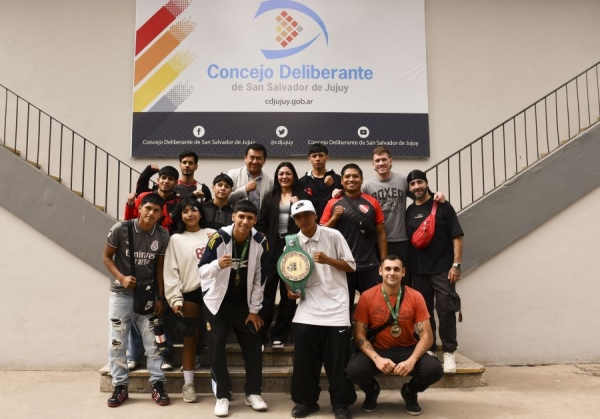 Concejales recibieron a la delegaci&oacute;n juje&ntilde;a de boxeadores