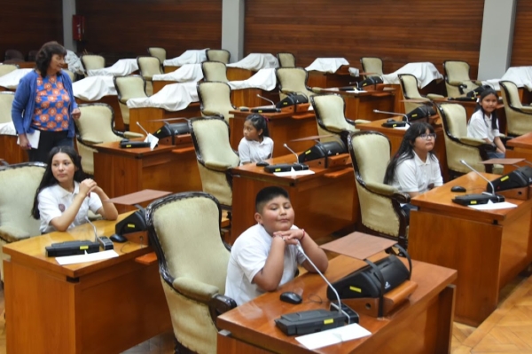 Estudiantes de La Quiaca visitaron la casa Legislatura