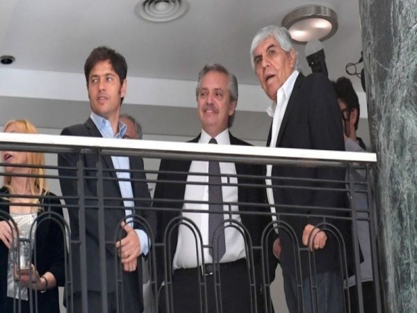 Fern&aacute;ndez elogi&oacute; y respald&oacute; a Hugo Moyano