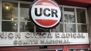 La UCR llam&oacute; a "respetar las instituciones" y "evitar los se&ntilde;alamientos y la divisi&oacute;n"