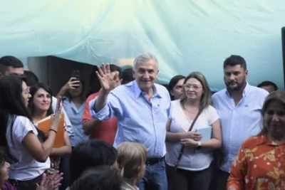 Agenda Abierta: Gerardo Morales se reuni&oacute; con vecinos del barrio Santa Rita