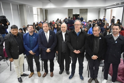 Entregaron escrituras a familias de San Salvador de Jujuy