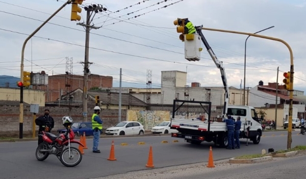 Tareas de mantenimiento en Av. Balb&iacute;n