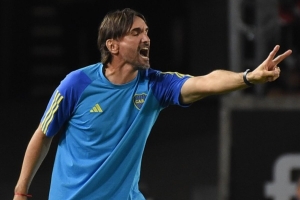 Diego Mart&iacute;nez: "Cavani siempre intenta ser el ejemplo"