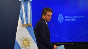 Massa consigui&oacute; renovar toda la deuda en pesos y obtuvo 360 mil millones extras para financiarse sin emisi&oacute;n