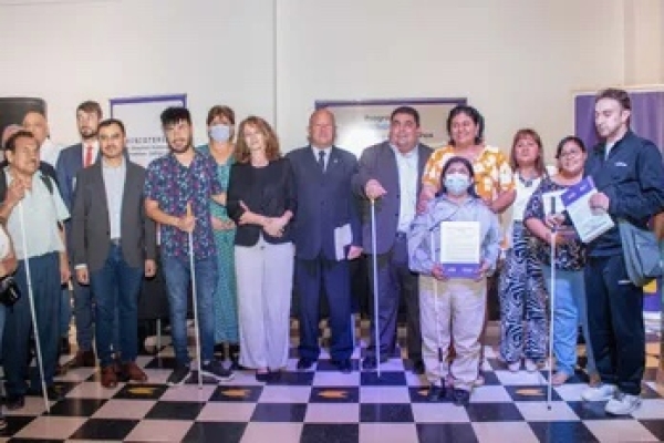 Mancomunan esfuerzos para promover el sistema Braille