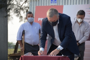 Edificio para Colegio secundario para Las Pampitas