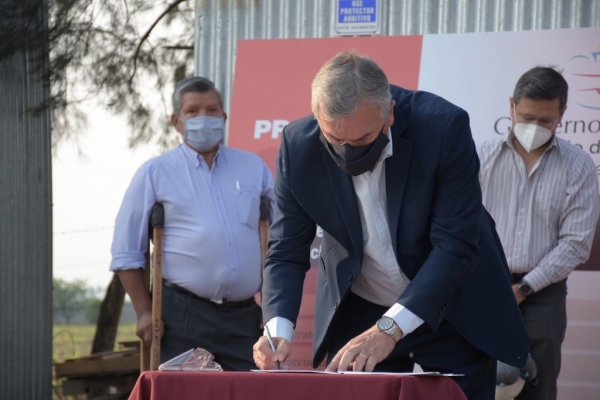 Edificio para Colegio secundario para Las Pampitas