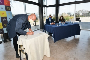 Ministros firman acuerdo para erradicar violencia hacia las mujeres