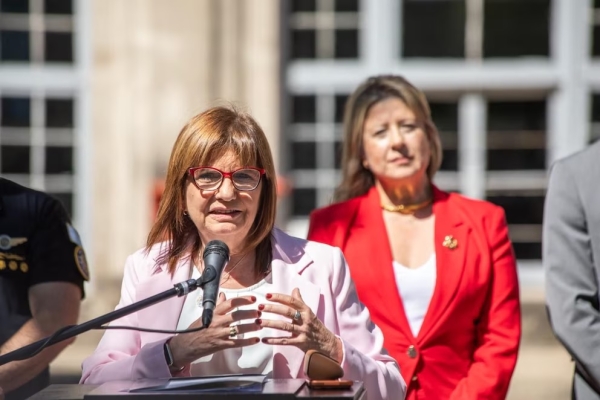 Patricia Bullrich adelant&oacute; la sucesi&oacute;n y formaliz&oacute; su salida del Ministerio de Seguridad