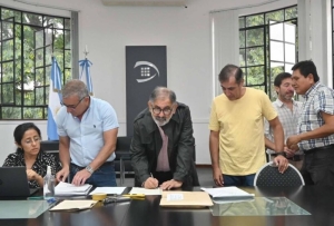 Municipio licit&oacute; compra de motoniveladoras para mantenimiento de calles