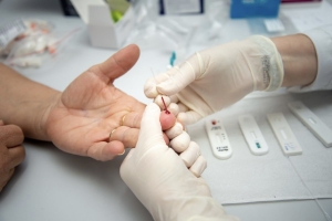 Habr&aacute; testeos gratuitos de VIH en los corsos capitalinos