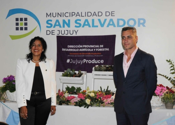 Mercado 6 de Agosto. Exposici&oacute;n y venta de flores de corte