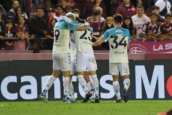 Racing le gan&oacute; en su visita a Lan&uacute;s y es el &uacute;nico l&iacute;der del torneo