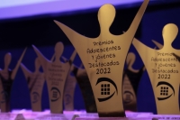 El municipio capitalino premi&oacute; a 21 j&oacute;venes por sus m&eacute;ritos personales en diferentes actividades