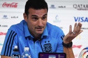 Scaloni, feliz por la clasificaci&oacute;n pero con bronca por volver a jugar el s&aacute;bado