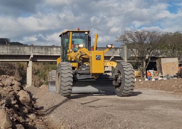 Av. Bolivia. Encaran ampliaci&oacute;n del puente sobre arroyo Huaico