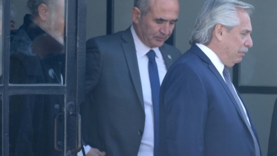 Alberto analiza indultar a Cristina