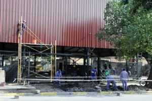 El intendente Jorge supervisa avances en la Construcci&oacute;n del Multiespacio en barrio Mariano Moreno