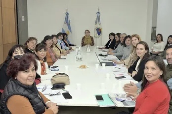 Positivo encuentro entre educaci&oacute;n y ADEP para avanzar en diferentes pedidos