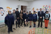 Pintada de coloridos murales en el CDI Carita de Luna