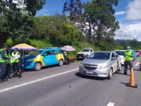 Refuerzan controles viales en toda la provincia