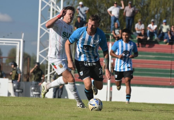 El &ldquo;Lobo&rdquo;, firme en Carlos Casares y en la cima de la tabla
