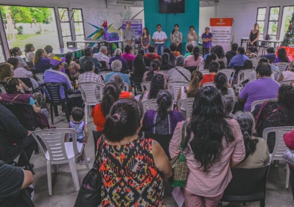 Entregaron certificados de libre deuda a vecinos