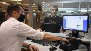 Por la nueva cepa suspenden vuelos procedentes del Reino Unido