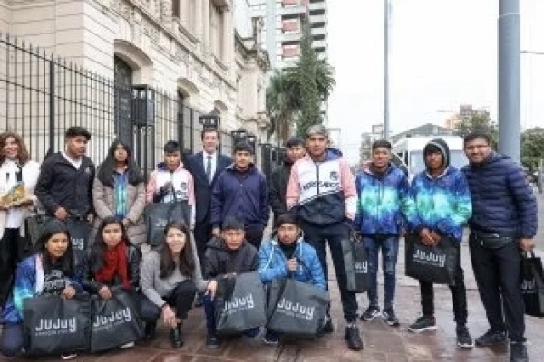 Sadir salud&oacute; a estudiantes de Susques que viajaron a Chapadmalal