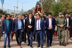 Sadir comparti&oacute; la fiesta patronal con el pueblo de Santa Clara