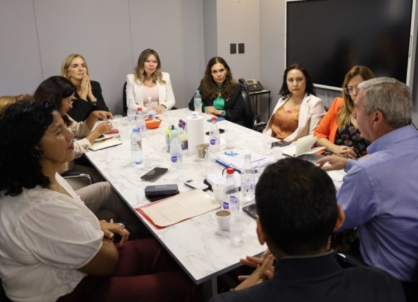 Octubre rosa: Manzur recibi&oacute; a diputadas provinciales