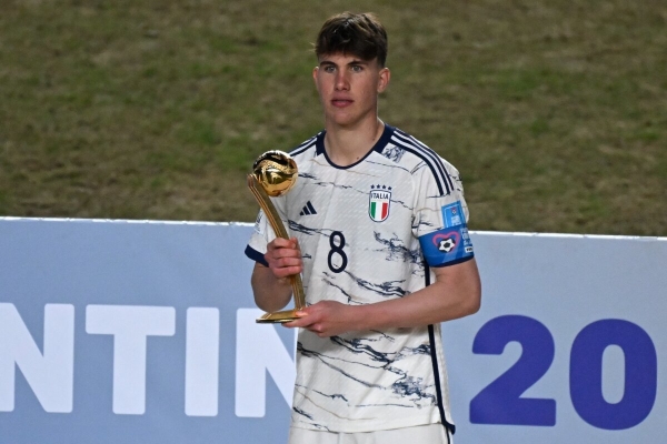 El italiano Cesare Casadei recibi&oacute; el premio al mejor jugador del Mundial Sub 20