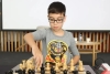 Qui&eacute;n es Faustino Oro, el argentino que derrot&oacute; al n&uacute;mero uno del mundo del ajedrez