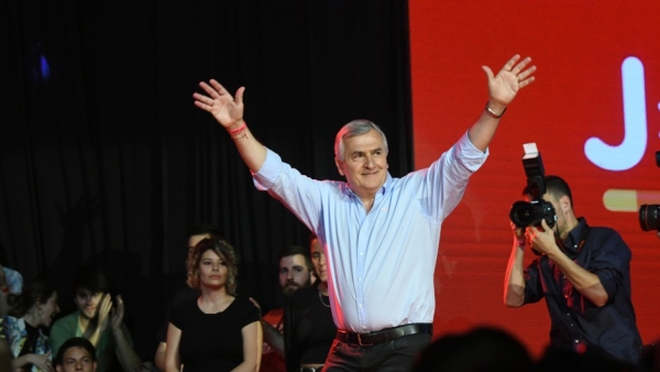 Morales cruz&oacute; a Macri: "Liderar no es creernos el mejor equipo en 50 a&ntilde;os para despu&eacute;s fracasar"
