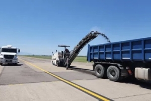 Mantenimiento en el aeropuerto "Dr Horacio Guzm&aacute;n"