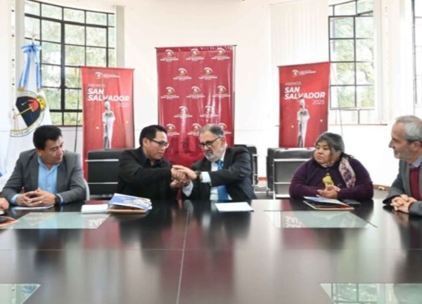 Jorge recibi&oacute; al c&oacute;nsul de Bolivia por festejos del bicentenario de la independencia