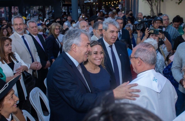 Morales acompa&ntilde;&oacute; las honras a la Virgen del Rosario de R&iacute;o Blanco y Paypaya