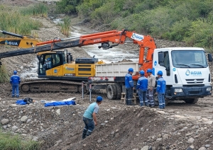 Agua Potable de Jujuy repara un acueducto en R&iacute;o Blanco