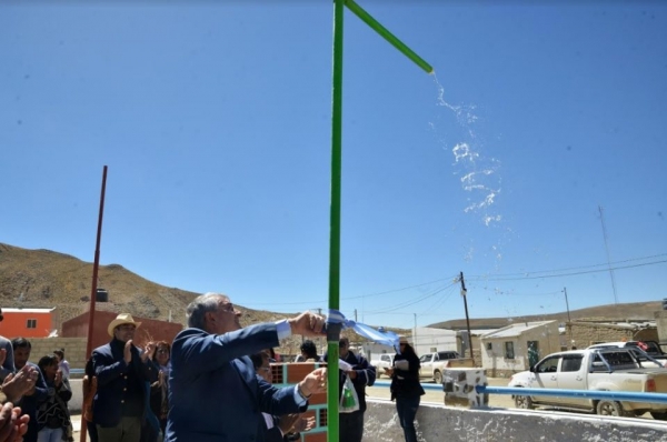AGUA POTABLE PARA SANTO DOMINGO