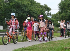 Colonias de Malvinas protagonizaron una bicicleteada a R&iacute;o Blanco