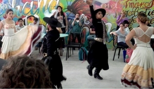 Paga multa ense&ntilde;ando clases de danza