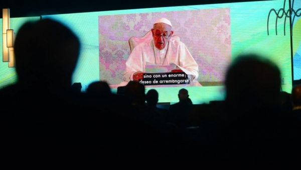 Papa Francisco: "No se puede vivir de subsidios"